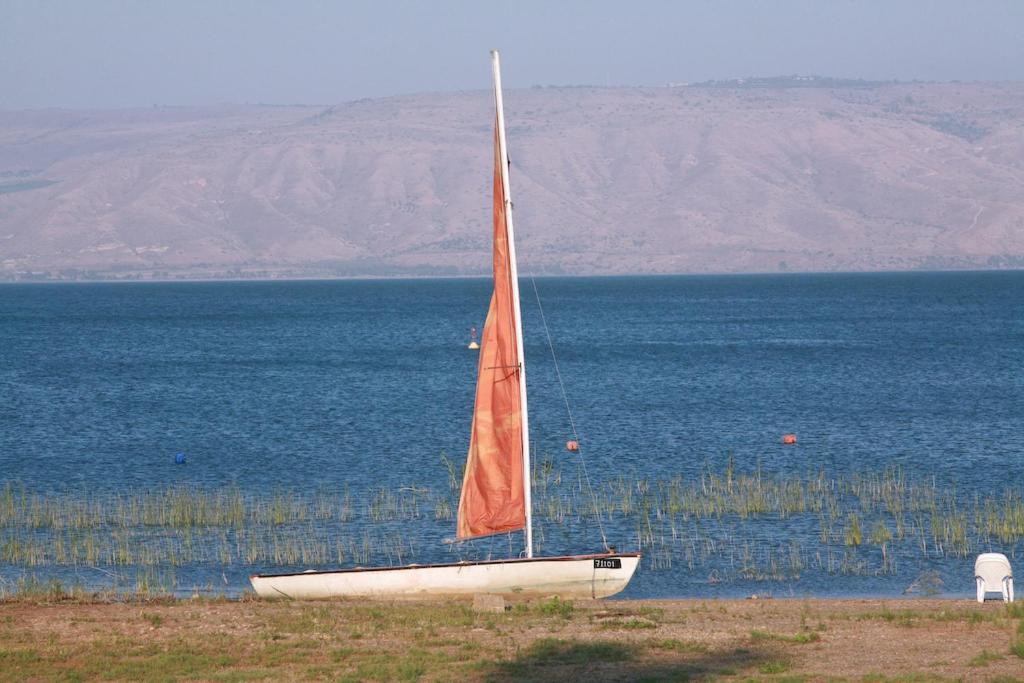 Nof Ginosar Kibbutz Hotel Δωμάτιο φωτογραφία
